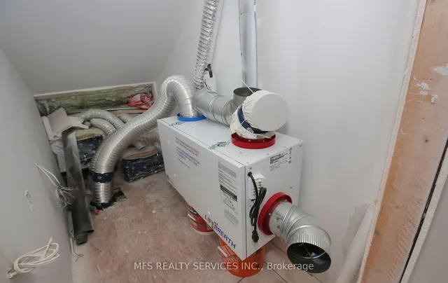 Additional image 26 of 203 GLENCAIRN Ave