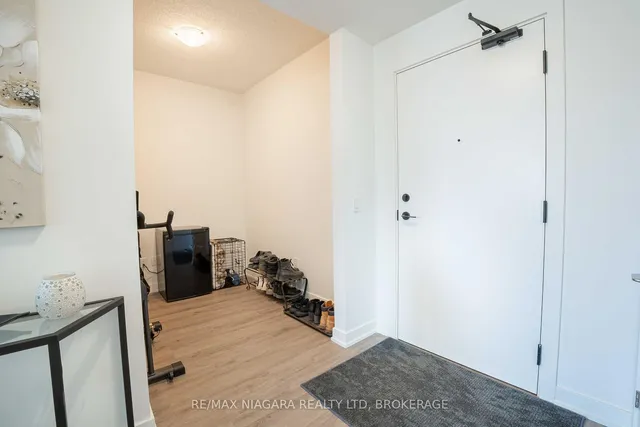 Additional image 9 of 600 North Service Rd Unit 202