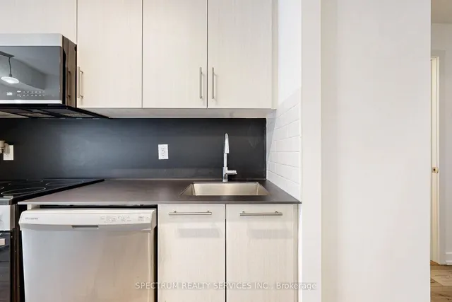 Additional image 16 of 851 SHEPPARD Ave Unit 4