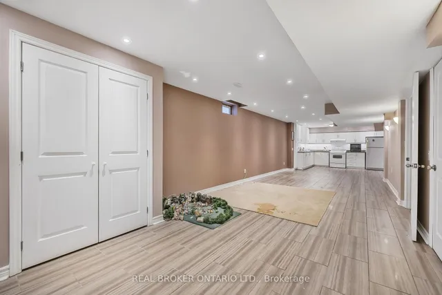 Additional image 41 of 28 Hampton Springs Dr