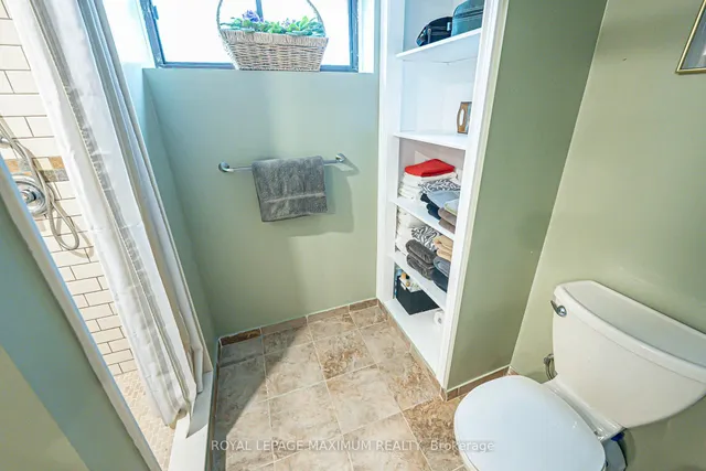 Additional image 34 of 2113 Keele St