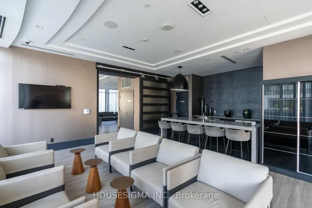 Additional image 36 of 403 Church St Unit 902