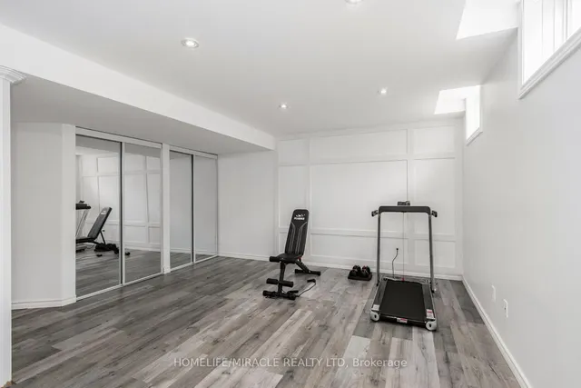 Additional image 43 of 1677 Stover Cres