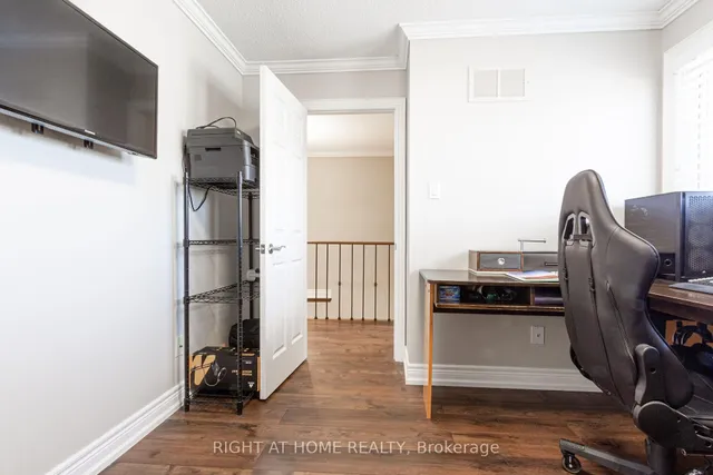 Additional image 20 of 4302 Highgate Cres