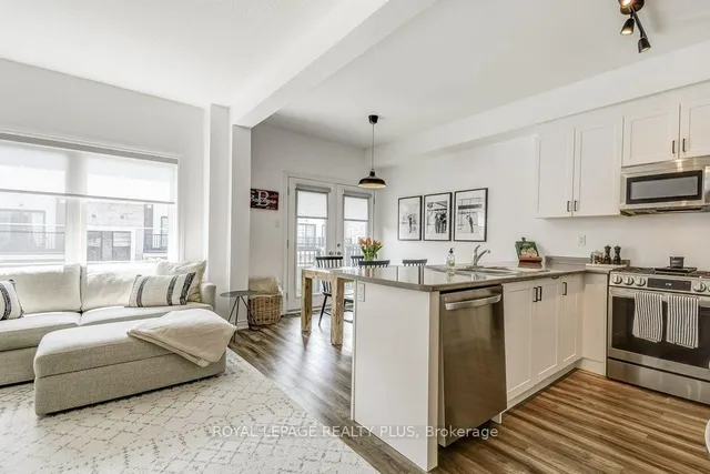 Additional image 19 of 383 Dundas St Unit 34