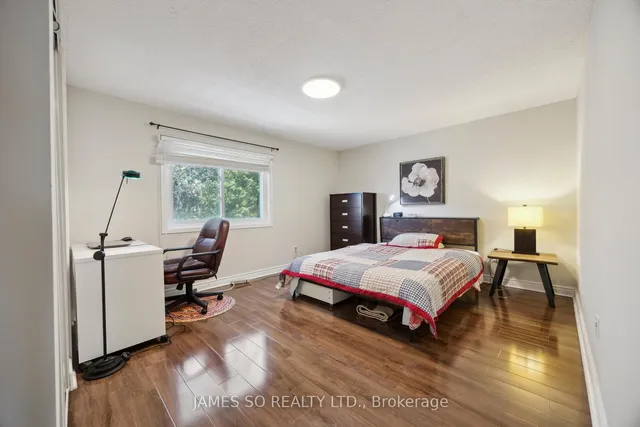 Additional image 14 of 32 Relroy Crt