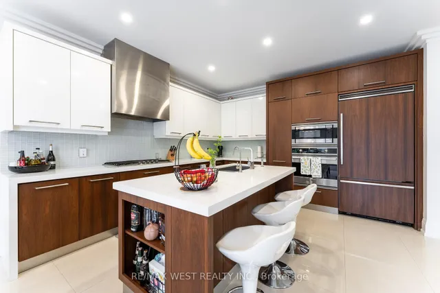 Additional image 11 of 1152 Glengrove Ave