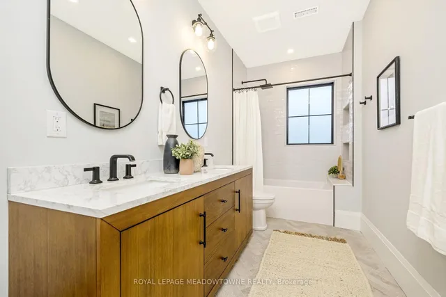 Additional image 40 of 79 Fulton St