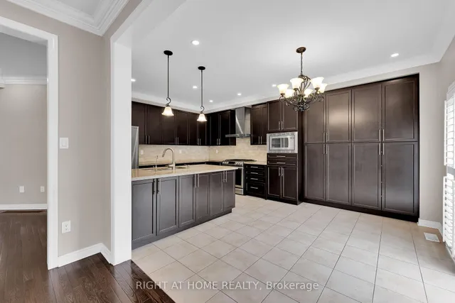 Additional image 8 of 1445 Laurier Ave