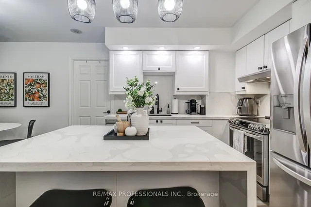 Additional image 9 of 5229 Dundas St Unit 312