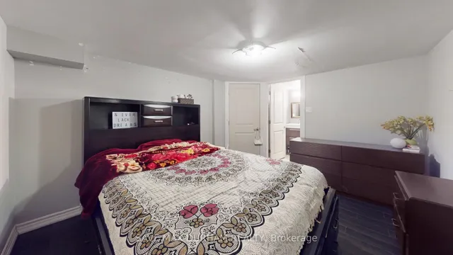 Additional image 32 of 165 Harewood Ave