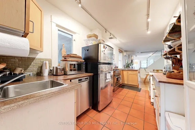 Additional image 20 of 1058 College St