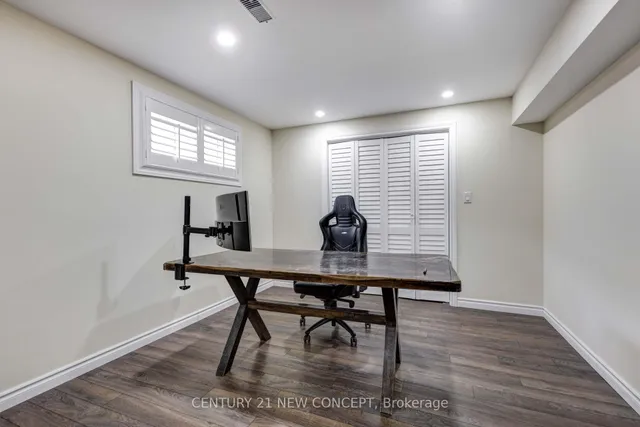 Additional image 32 of 286 Schreyer Cres