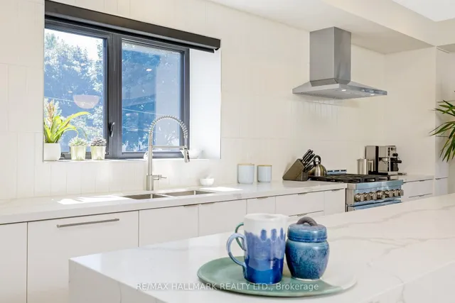 Additional image 19 of 68 Harewood Ave