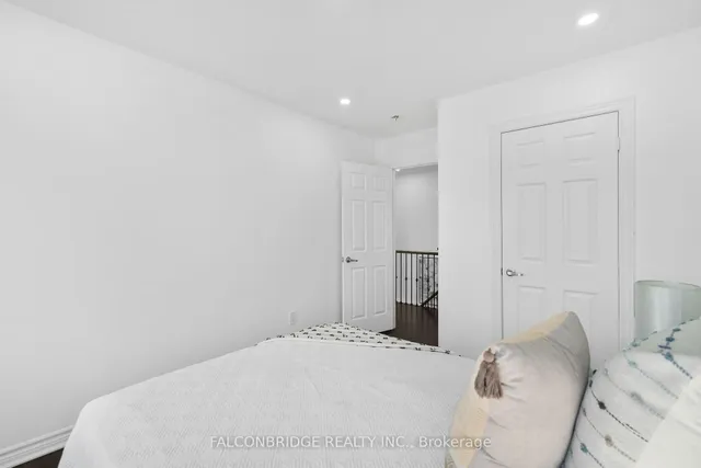 Additional image 25 of 200 Veterans Dr Unit 2