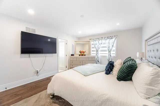 Additional image 26 of 2 Bramoak Cres