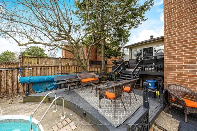 Additional image 41 of 738 Robertson Cres