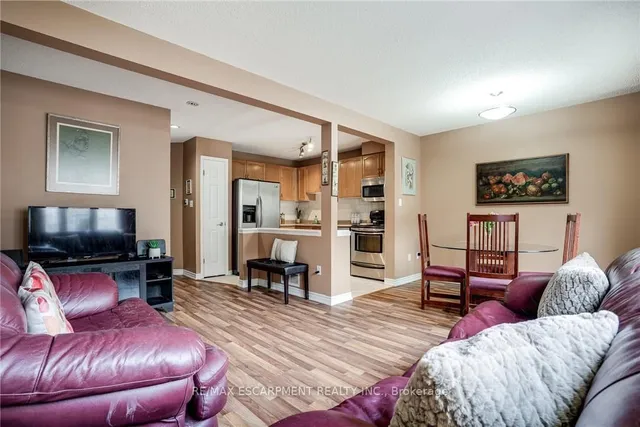 Additional image 4 of 1809 Upper Wentworth St Unit 11