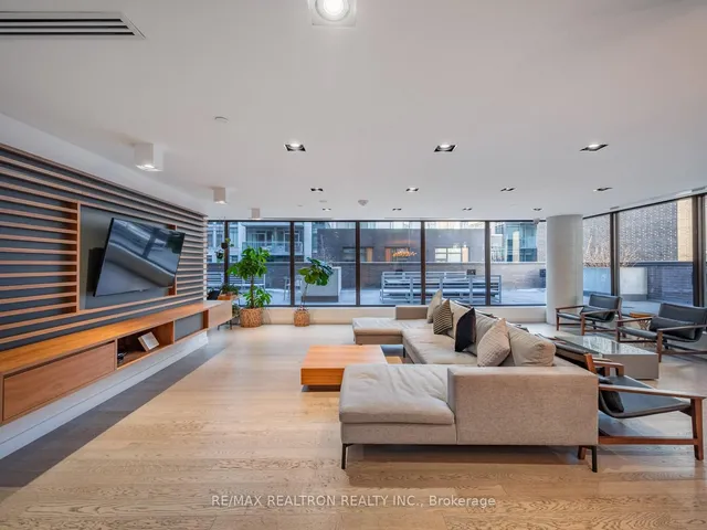 Additional image 33 of 111 Bathurst St Unit 1217