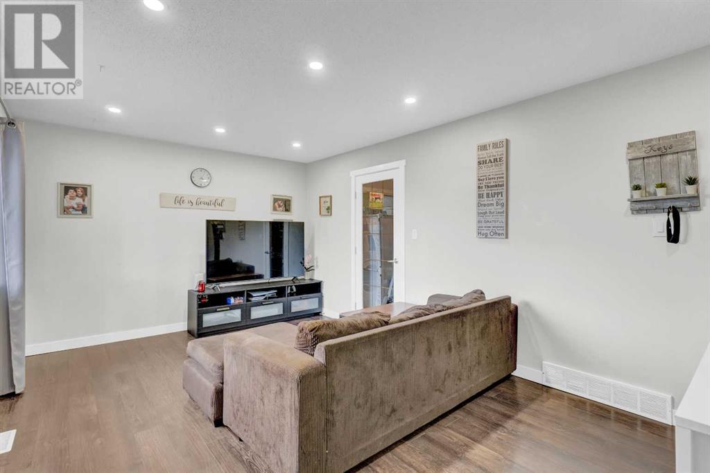 3474 32A Avenue SE|Calgary, Alberta T2B0J7