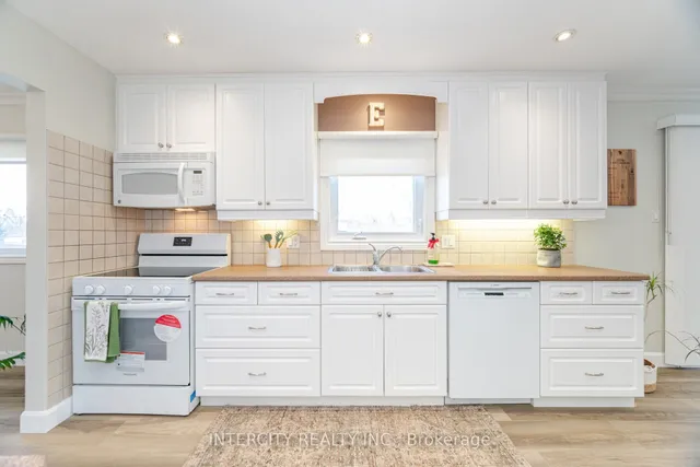 Additional image 16 of 35 Lower Canada Cres