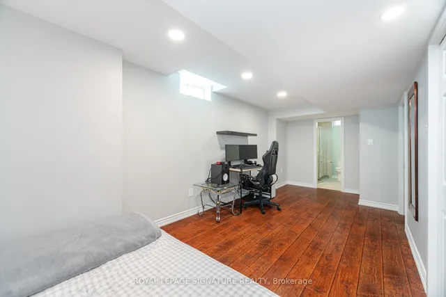 Additional image 38 of 81 Farthingale Cres