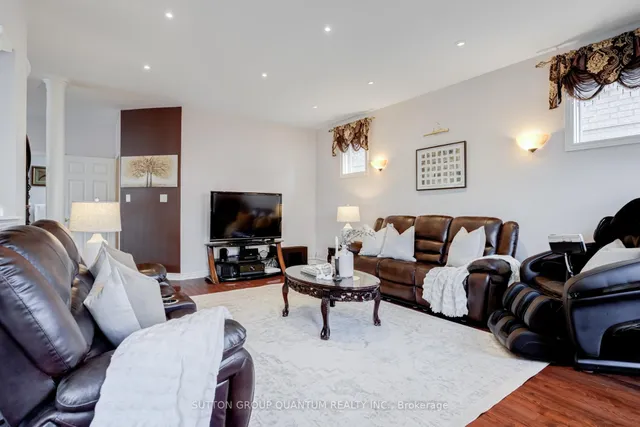 Additional image 16 of 49 Supino Cres