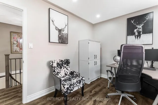 Additional image 27 of 54 Amethyst Circ