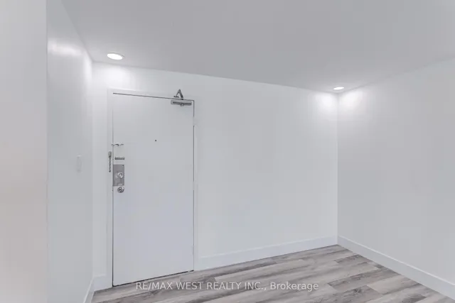 Additional image 21 of 390 Dixon Rd Unit 1013