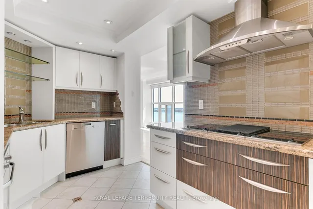 Additional image 20 of 77 Harbour Sq Unit 2707