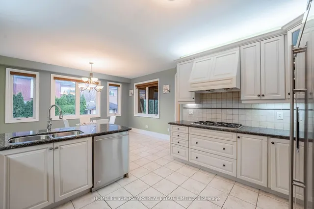 Additional image 15 of 21 Upperlinks Dr