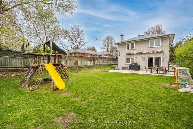 17 Forest Path Crt