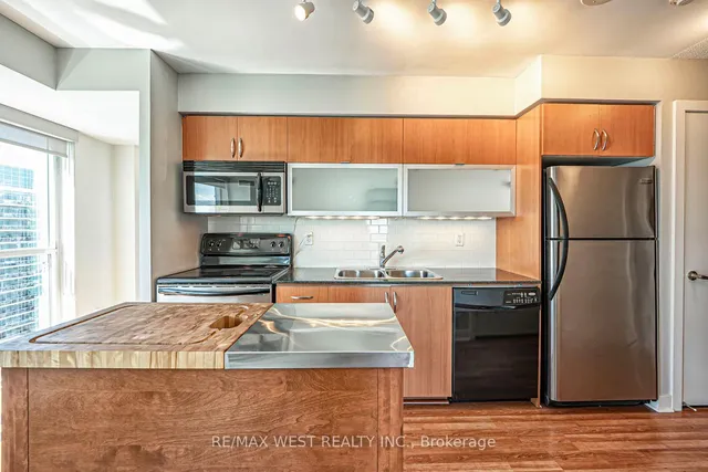 Additional image 10 of 80 Western Battery Rd Unit 2311