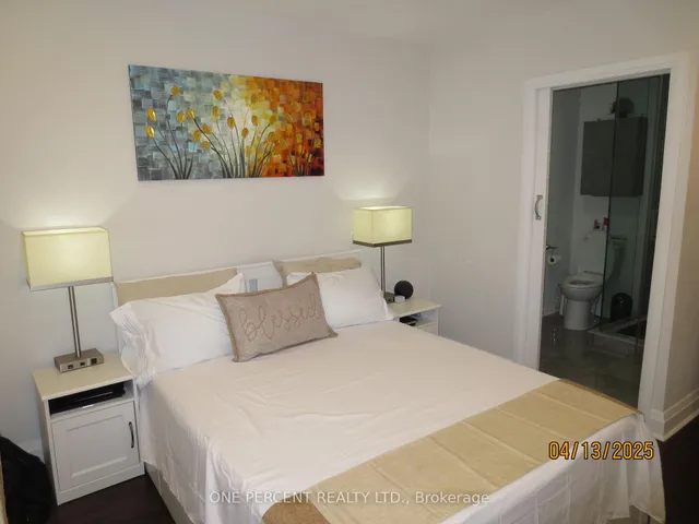 Additional image 16 of 39 Decarie Circ