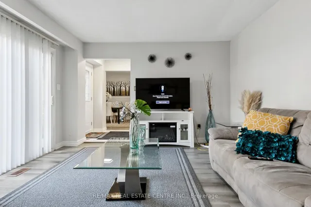 Additional image 17 of 2 Dailing Gate Unit 56