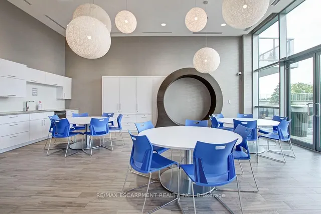 Additional image 25 of 2093 Fairview St Unit 1504