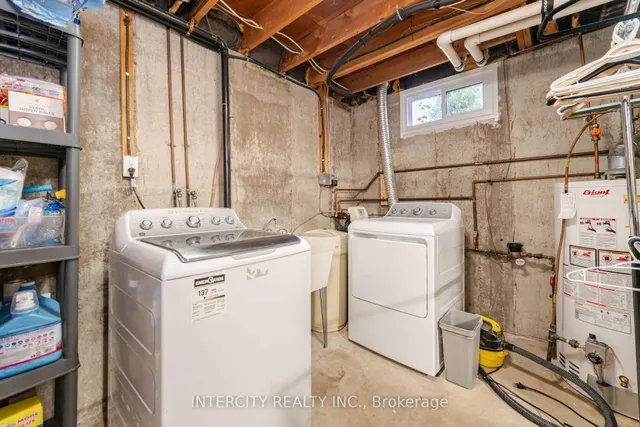 Additional image 40 of 35 Lower Canada Cres