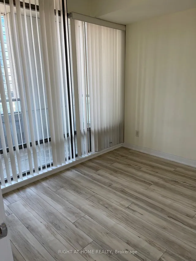 Additional image 9 of 18 Yorkville Ave Unit 1106