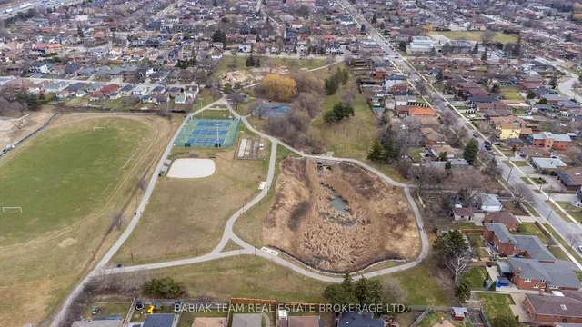 Additional image 39 of 62 Burr Ave