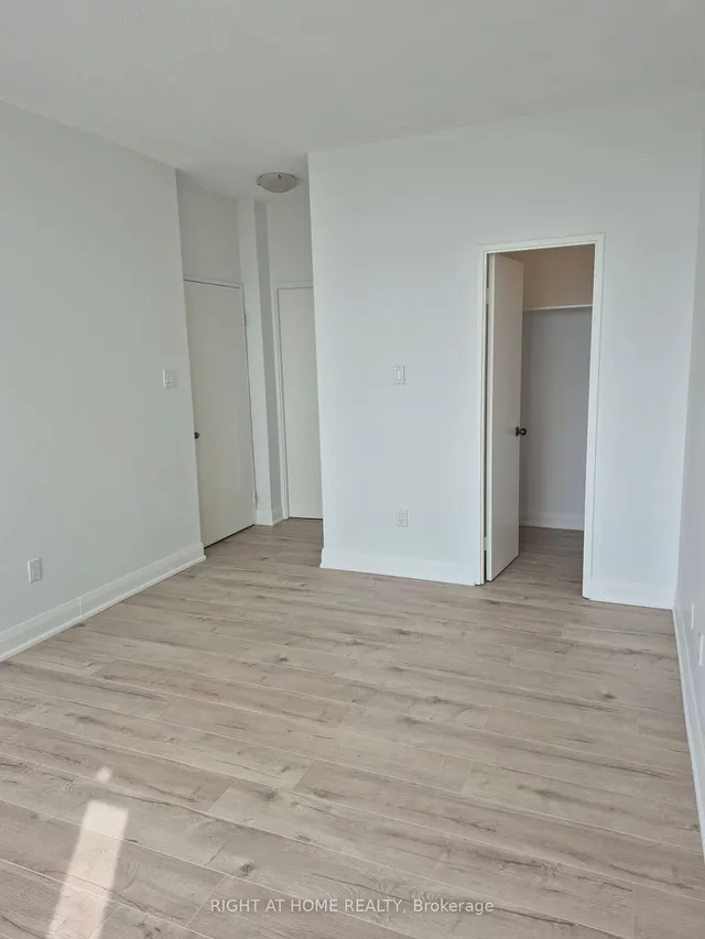 Additional image 3 of 3050 Ellesmere Rd Unit PH 08