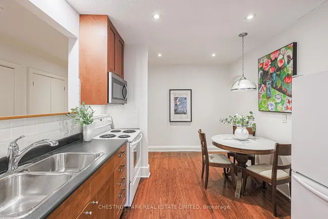 Additional image 19 of 480 Oriole Pkwy Unit 111