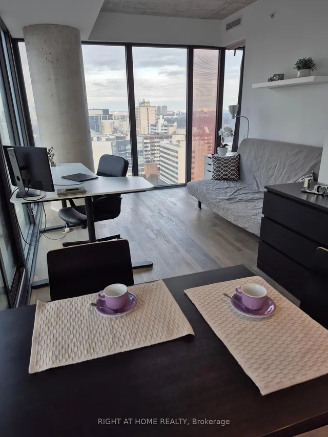 Additional image 5 of 185 Roehampton Ave Unit 1405