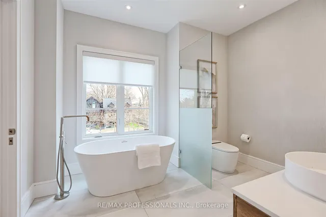 Additional image 39 of 466 Prince Edward Dr