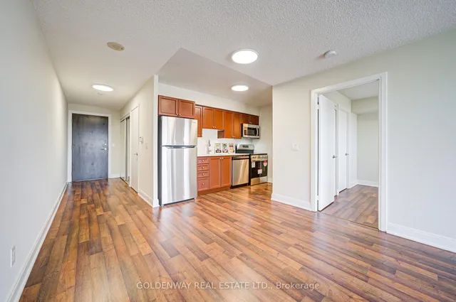 Additional image 14 of 125 Village Green Sq Unit 3701