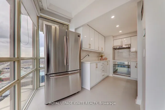 Additional image 16 of 50 Eglinton Ave Unit PH01