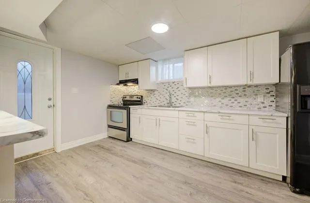 Additional image 27 of 582 Chamberlain Rd