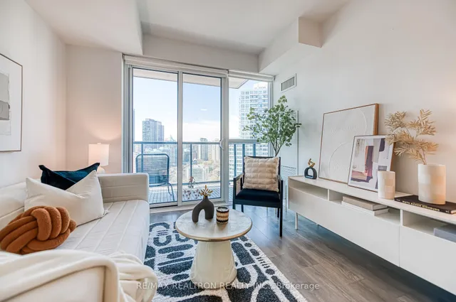 Additional image 10 of 159 Wellesley St Unit 2210