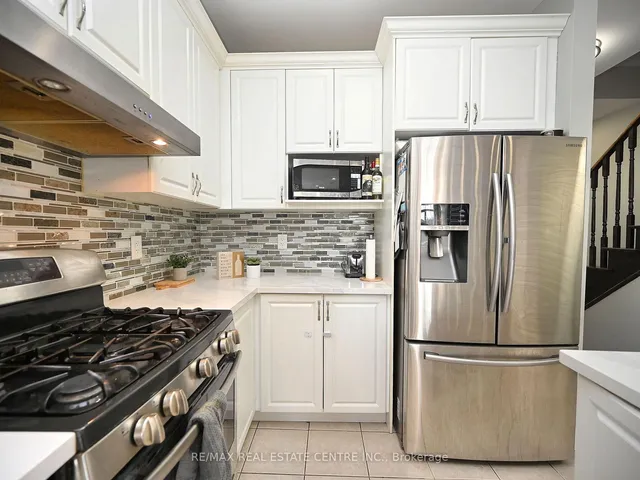 Additional image 28 of 53 Dufay Rd