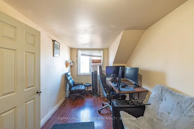 Additional image 29 of 3072 McNaughton Ave