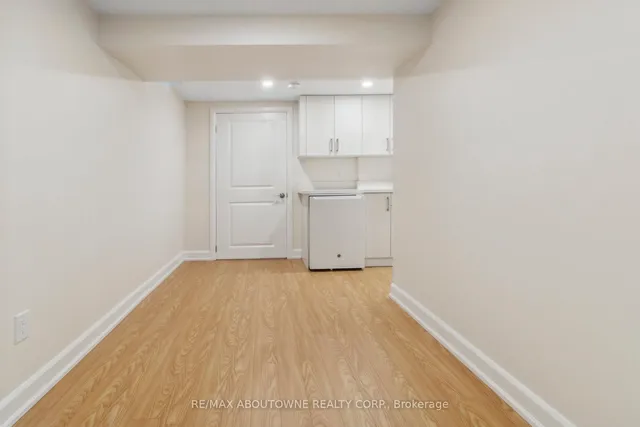 Additional image 33 of 16 Jasmine Sq